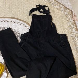Sexy black denim overalls. Super stretch!